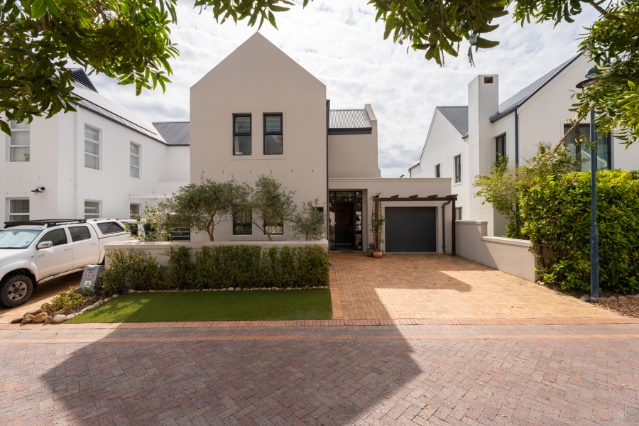 3 Bedroom Property for Sale in Capolavoro Western Cape